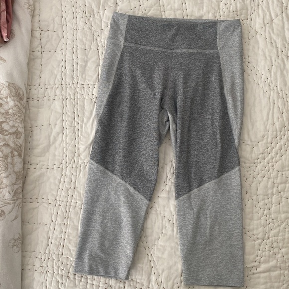 Lot of Outdoor Voices Leggings + top - Picture 5 of 7